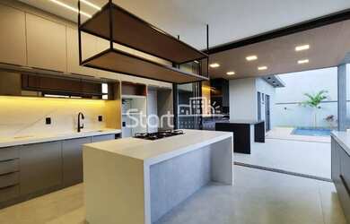 Imagem: A casa em condomínio possui 3 Dormitórios, 5 Banheiros, 4