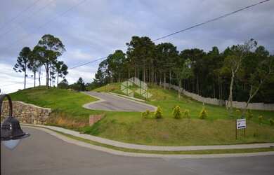 Imagem: O terreno possui 882m² de Área e está localizado em Gramado