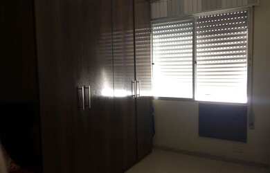 Imagem: O apartamento possui 1 Dormitório, 1 Banheiro, 1 Vaga na garagem