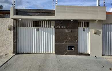 Imagem: A casa possui 2 Dormitórios, 2 Banheiros, 1 Vaga na garagem