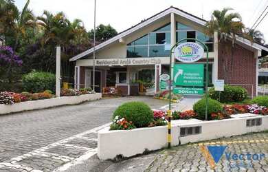 Imagem: A casa em condomínio possui 5 Dormitórios, 5 Banheiros, 4