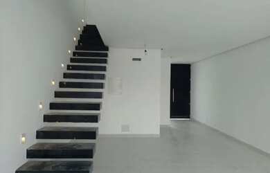 Imagem: A casa em condomínio possui 3 Dormitórios, 3 Banheiros, 2