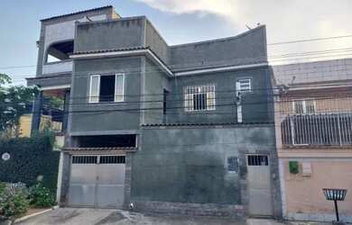 Imagem: A casa possui 5 Dormitórios, 4 Banheiros e está localizado