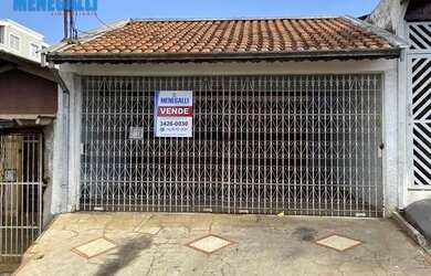 Imagem: A casa possui 3 Dormitórios, 2 Banheiros, 1 Vaga na garagem