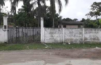 Imagem: A casa possui 2 Dormitórios, 2 Banheiros, 78m² de Área e