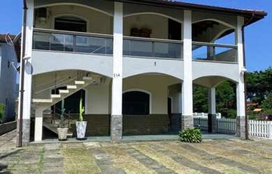 Imagem: A casa em condomínio para alugar possui 3 Dormitórios, 3 Banheiros