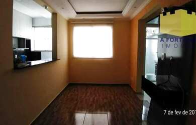 Imagem: O apartamento possui 2 Dormitórios, 1 Banheiro, 1 Vaga na garagem