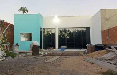 Imagem: A casa possui 2 Dormitórios, 1 Banheiro, 5 Vagas na garagem