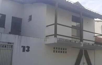 Imagem: A casa em condomínio possui 3 Dormitórios, 2 Banheiros, 3