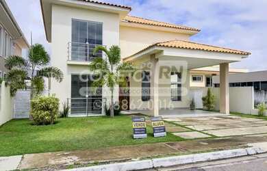 Imagem: A casa possui 4 Dormitórios, 5 Banheiros, 2 Vagas na garagem