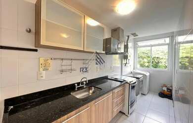 Imagem: O apartamento possui 2 Dormitórios, 2 Banheiros, 1 Vaga na