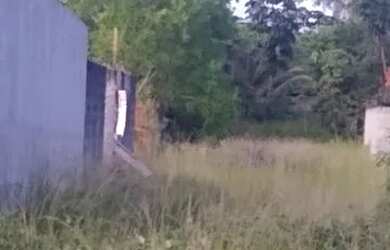 Imagem: O terreno possui 200m² de Área e está localizado em Pero