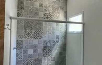 Imagem: A casa possui 3 Dormitórios, 3 Banheiros, 3 Vagas na garagem