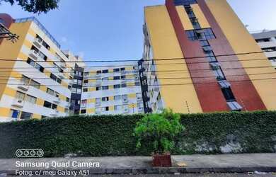 Imagem: O apartamento possui 1 Dormitório, 1 Banheiro, 1 Vaga na garagem