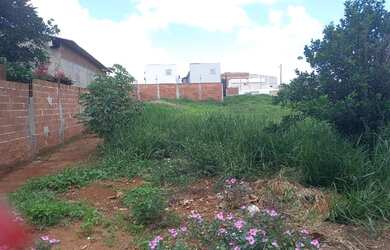 Imagem: O terreno possui 300m² de Área e está localizado em Jardim