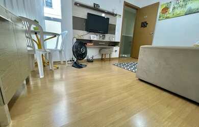 Imagem: O apartamento possui 2 Dormitórios, 1 Banheiro, 1 Vaga na garagem