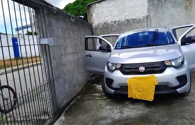 Imagem: A casa possui 2 Dormitórios, 1 Banheiro, 2 Vagas na garagem