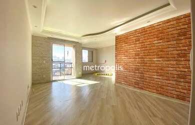 Imagem: O apartamento possui 3 Dormitórios, 1 Banheiro, 1 Vaga na garagem