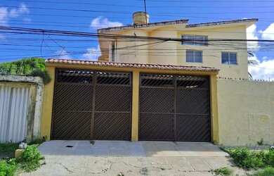 Imagem: A casa em condomínio possui 3 Dormitórios, 2 Banheiros, 2