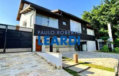 Imagem: A casa em condomínio possui 3 Dormitórios, 3 Banheiros, 5