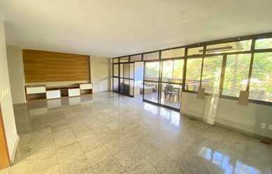 Imagem: O apartamento possui 4 Dormitórios, 2 Banheiros, 2 Vagas na