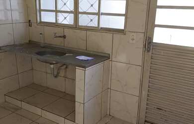 Imagem: A casa possui 1 Dormitório, 1 Banheiro e está localizado