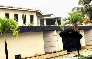 Imagem: A casa possui 4 Dormitórios, 5 Banheiros, 5 Vagas na garagem