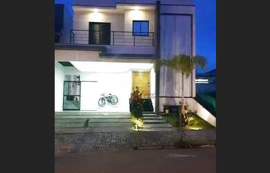 Imagem: A casa em condomínio possui 3 Dormitórios, 3 Banheiros, 4