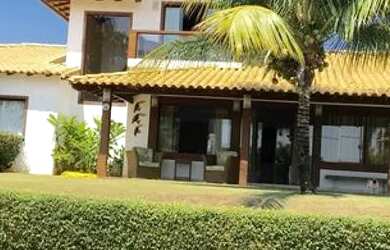 Imagem: A casa possui 4 Dormitórios, 5 Banheiros e 400m² de Área