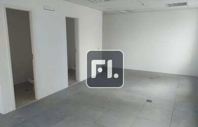 Imagem: O depósito possui 5 Vagas na garagem, 493m² de Área e está