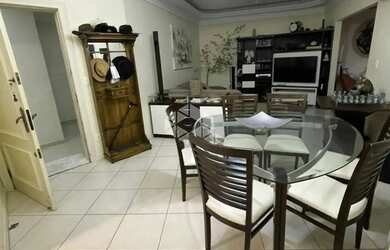 Imagem 8: Apartamento - 3 Dormitórios - 382m² privativos - Meia Praia - Mobiliado