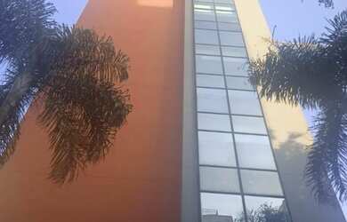 Imagem: O depósito possui 1 Vaga na garagem e 32m² de Área e está