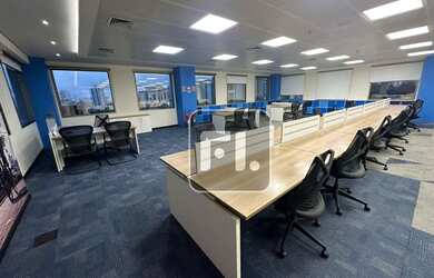 Imagem: O depósito possui 5 Vagas na garagem, 597m² de Área e está