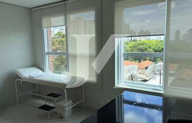 Imagem: O depósito possui 1 Vaga na garagem, 33m² de Área e está