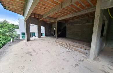 Imagem: A casa em condomínio possui 5 Dormitórios, 5 Banheiros, 5