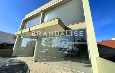 Imagem: O depósito possui 2 Vagas na garagem, 110m² de Área e está