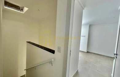 Imagem 10: Oportunidade Única em Manguinhos Duplex com 4 Quartos e Acabamento Premium