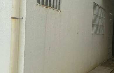 Imagem: O apartamento possui 2 Dormitórios, 1 Banheiro, 2 Vagas na