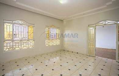 Imagem: A casa possui 3 Dormitórios, 3 Banheiros, 3 Vagas na garagem