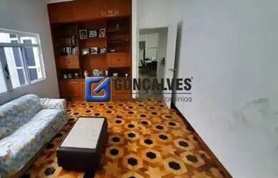 Imagem: A casa possui 3 Dormitórios, 3 Banheiros, 4 Vagas na garagem