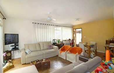 Imagem: A casa para alugar possui 4 Dormitórios, 5 Banheiros, 4 Vagas