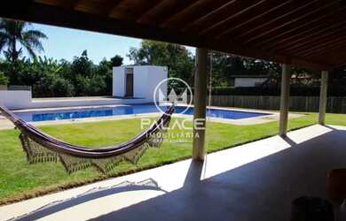 Imagem: A casa em condomínio possui 2 Dormitórios, 5 Banheiros, 4