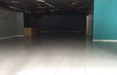 Imagem 5: Loja amplo vão livre, alto padrão c/ 5 vagas de frente p/ a avenida....