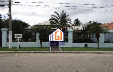 Imagem: A casa possui 3 Dormitórios, 5 Banheiros, 1 Vaga na garagem