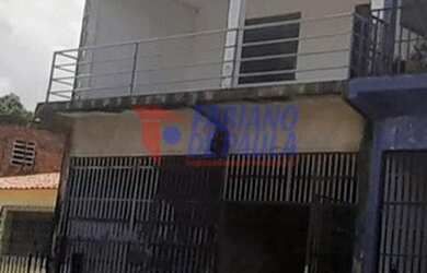 Imagem: A casa possui 4 Dormitórios, 3 Banheiros, 2 Vagas na garagem