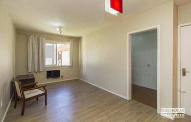 Imagem: O apartamento possui 2 Dormitórios, 2 Banheiros, 75m² de Área