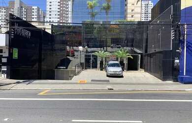 Imagem: O depósito possui 5 Vagas na garagem, 231m² de Área e está