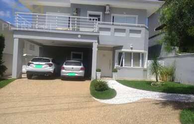 Imagem: A casa em condomínio possui 4 Dormitórios, 5 Banheiros, 4