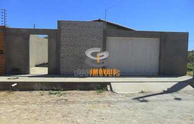 Imagem: A casa possui 3 Dormitórios, 1 Banheiro, 3 Vagas na garagem