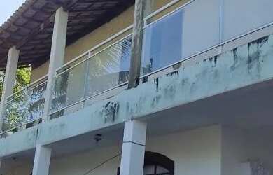 Imagem: A casa possui 4 Dormitórios, 4 Banheiros, 3 Vagas na garagem